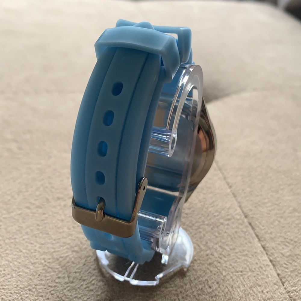 NWT sybilla watch with silicone wristband - Picture 6 of 6